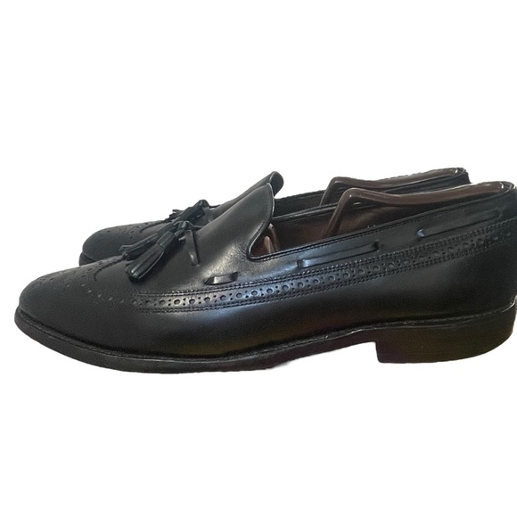 Allen Edmonds Men's Manchester 8507 Black Leather Wingtip Tassel Loafer Size 11B - Picture 2 of 11